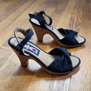 Elegant Black Heels with Eyelet Cotton Top and Wooden Platform 7